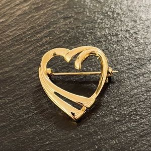 Vintage New View Gold Tone Heart Brooch Marked New View